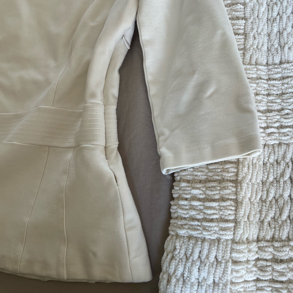White House Black Market Blouse - Picture 5 of 7